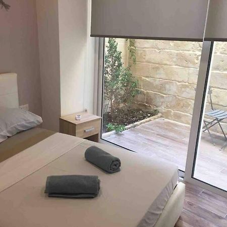 Sliema - 2 Mins From The Beach Apartman Kültér fotó